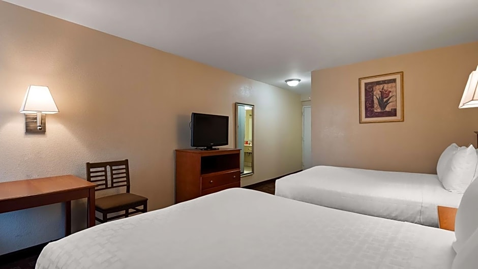 Sure Stay Hotel by Best Western East Brunswick Inn