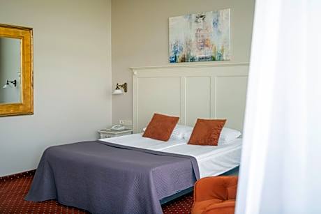 Quadruple Family Apartment with Kitchenette and Spa Access