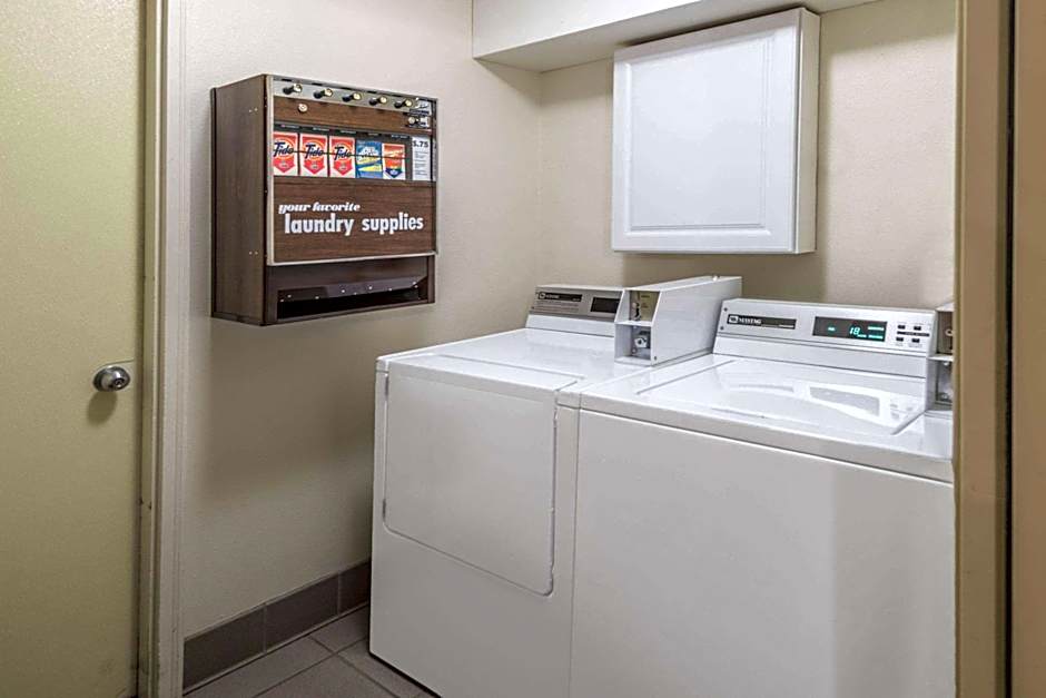 Days Inn by Wyndham Great Falls