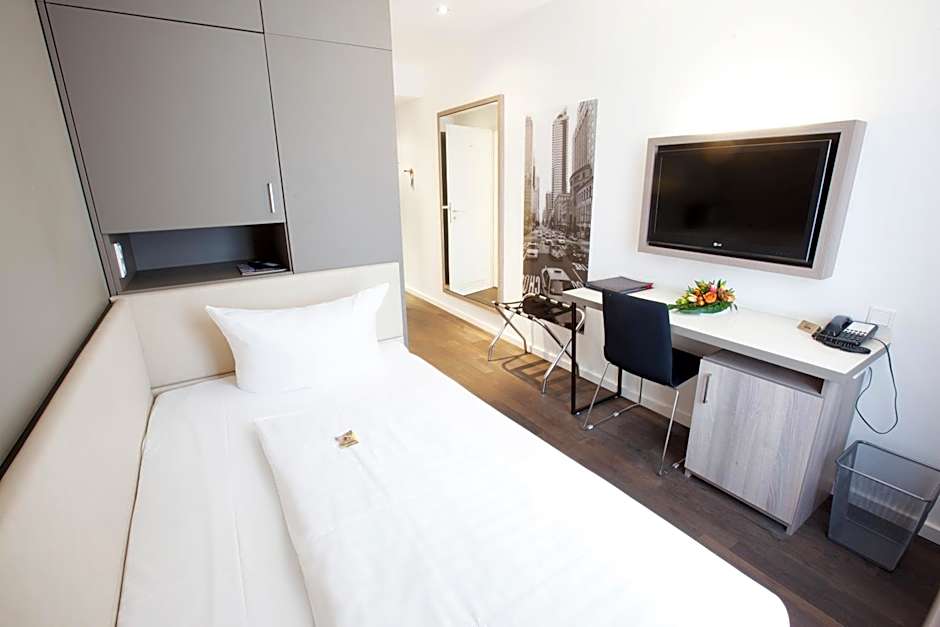 Manhattan Hotel