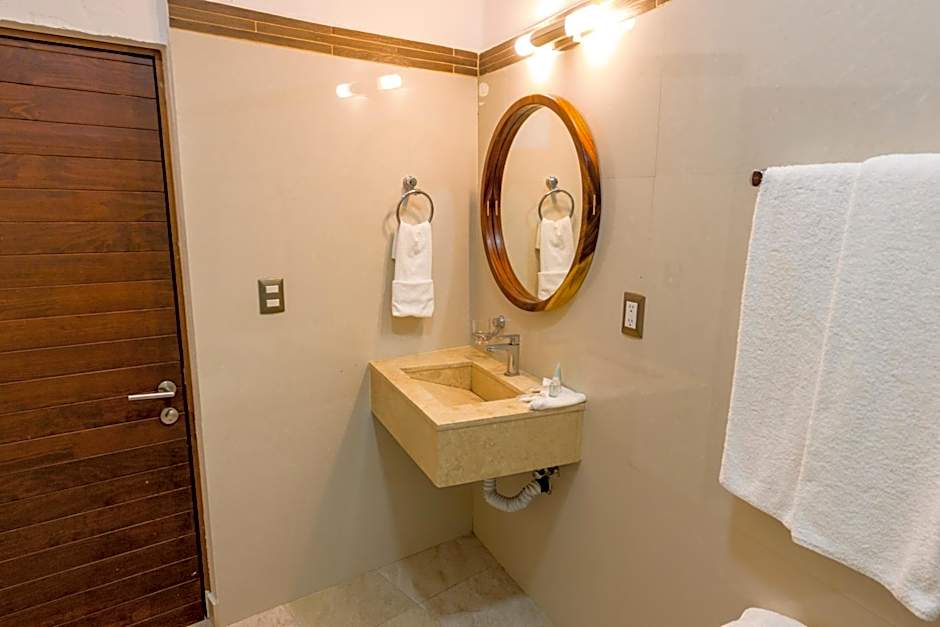 LA LOMA SUITES