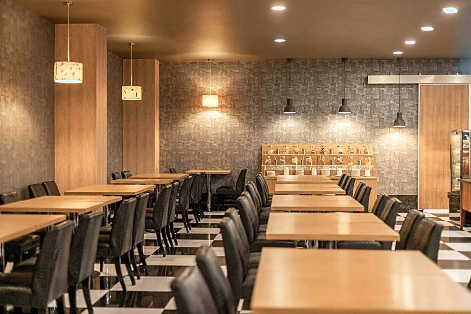 Kindness Hotel Tainan Chihkan Tower