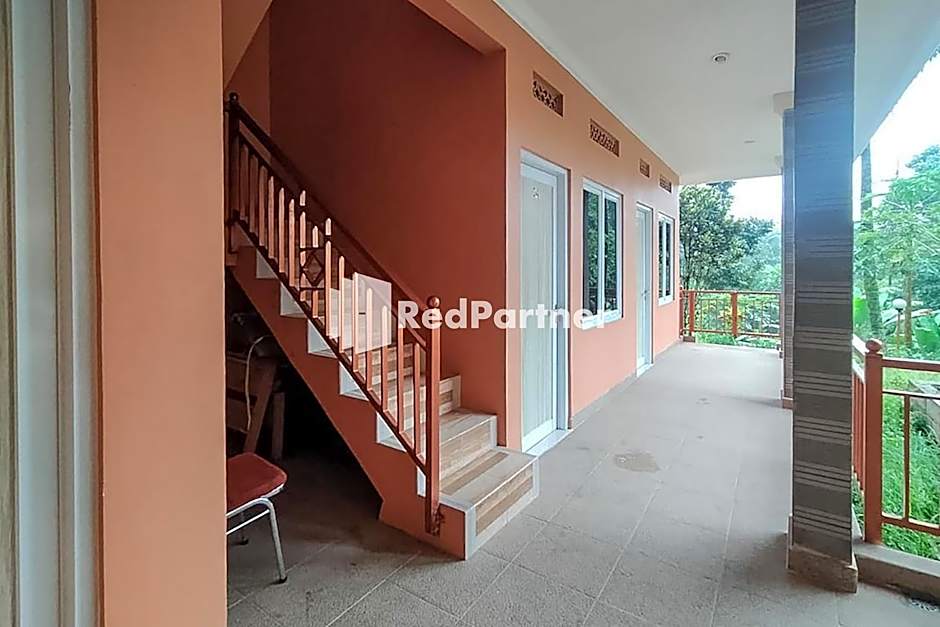 Batu Homestay Puncak Redpartner – Megamendung, PA