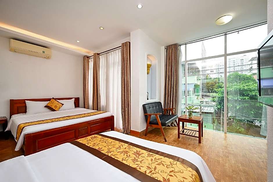 Queen Hotel Saigon Airport