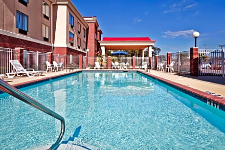 Holiday Inn Express Hotel & Suites Forest, an IHG Hotel