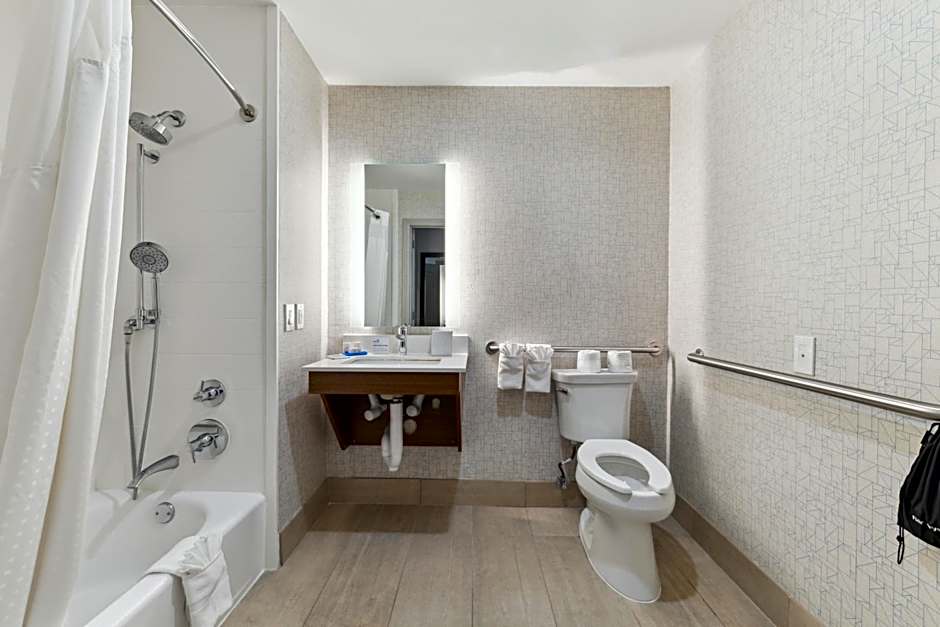 Holiday Inn Express & Suites Mountain View Silicon Valley By IHG