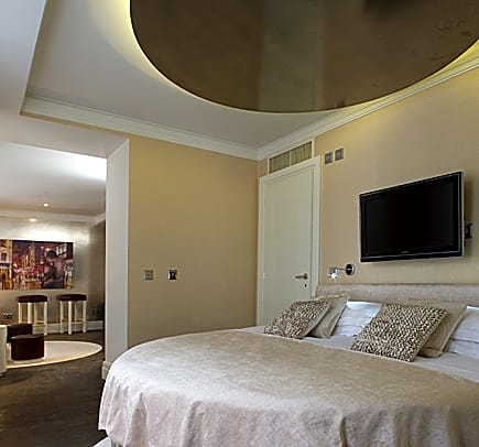 Karma Sanctum Soho Hotel