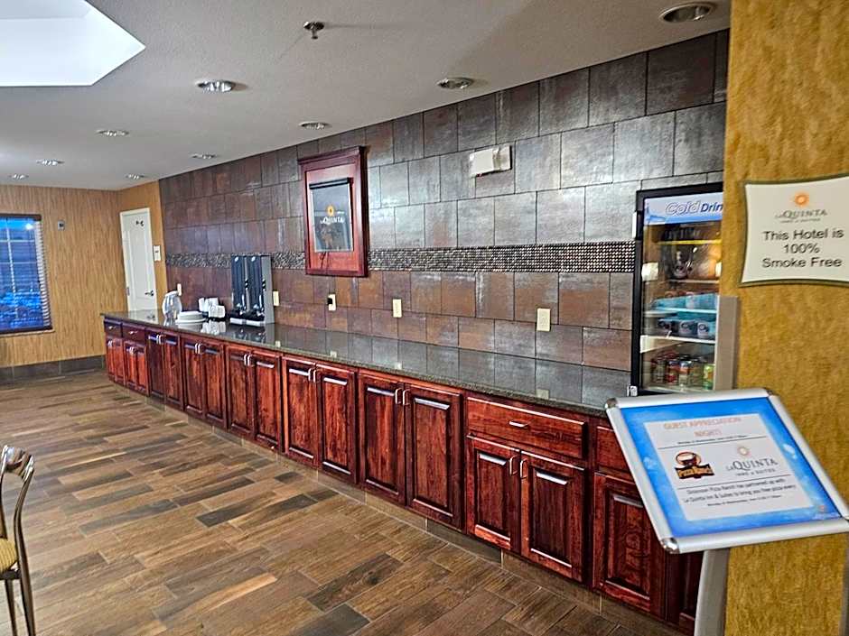 La Quinta Inn & Suites by Wyndham Dickinson