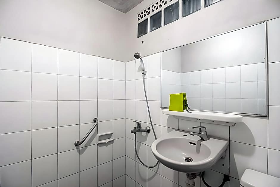 Yehezkiel Hotel Lembang Mitra RedDoorz