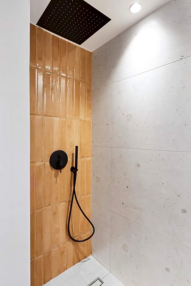 Legacy Gastro Suites