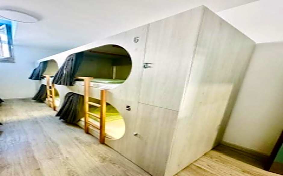 Fantasy Hostel Porto