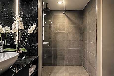 Premium King Room - Opal Lounge Access