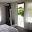 Te Puia Hot Springs Hotel