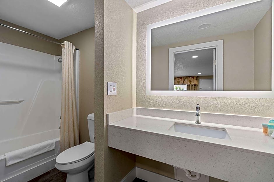 Travelodge by Wyndham Kissimmee Orlando