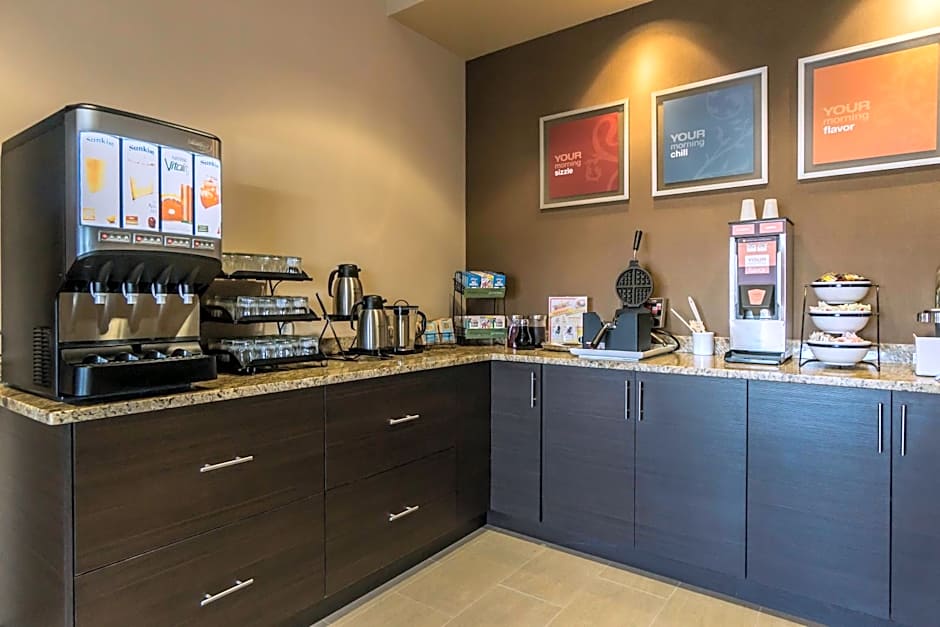 Comfort Inn & Suites Edmonton International Airport