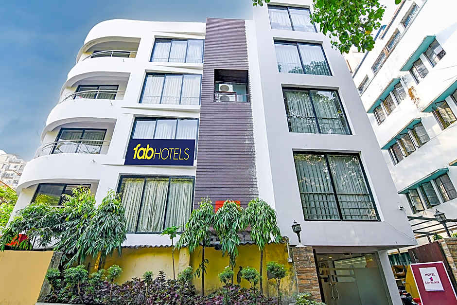 FabHotel Ballygunge Luxury - Behind Punjab Club