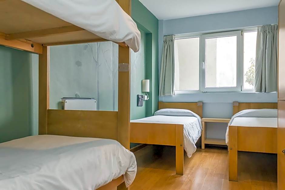 Circus Hostel