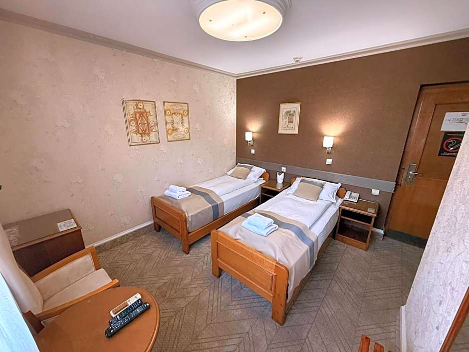Garni Hotel Lav