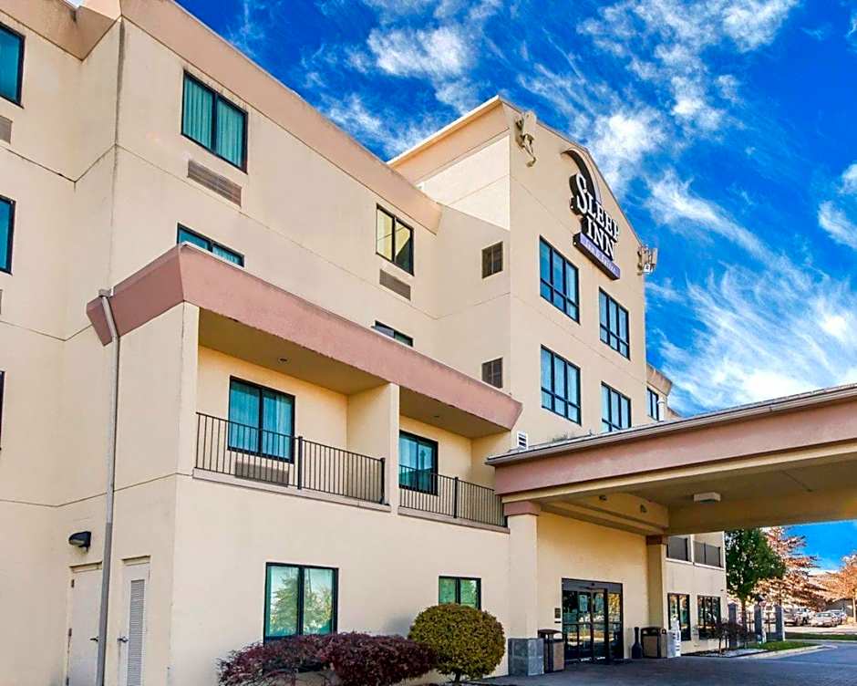 Sleep Inn & Suites Winchester near University
