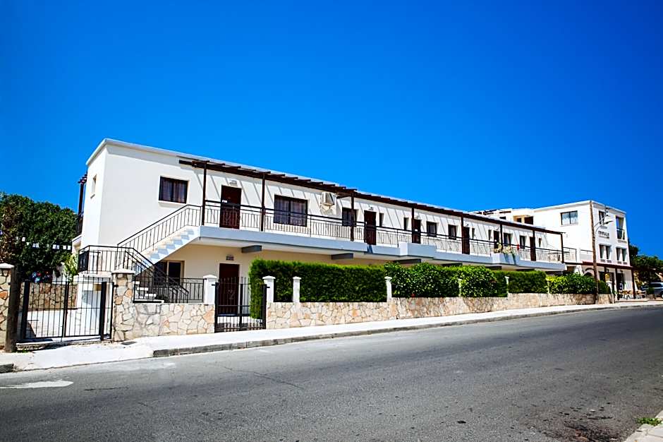 Crystallo Hotel Apts