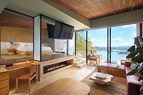 One-Bedroom Presidential King Suite with Sofa Bed and Lake View