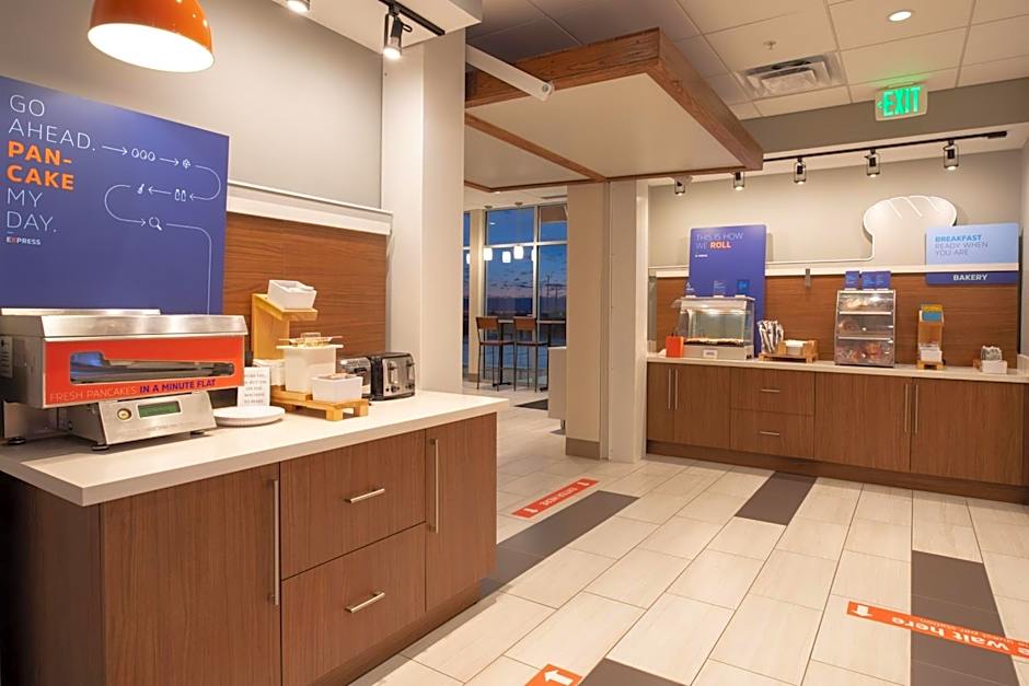 Holiday Inn Express & Suites - Goodland I-70 By IHG