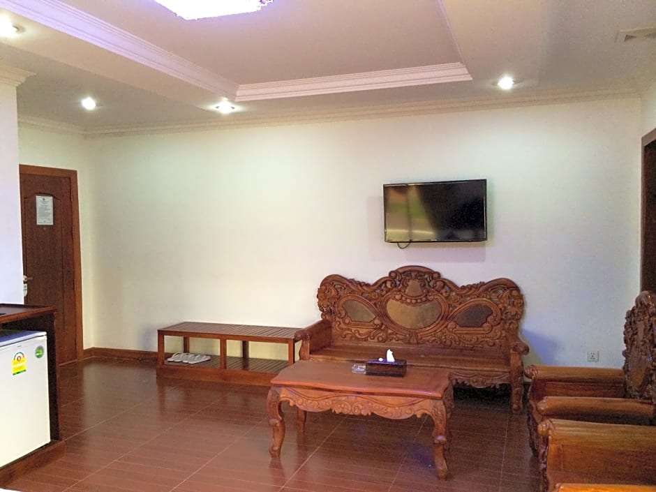 Emerald Bb Battambang Hotel