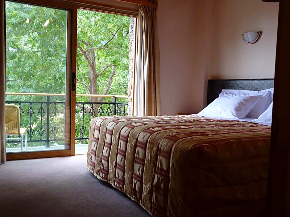 Mountain Rose Hotel & Restaurant