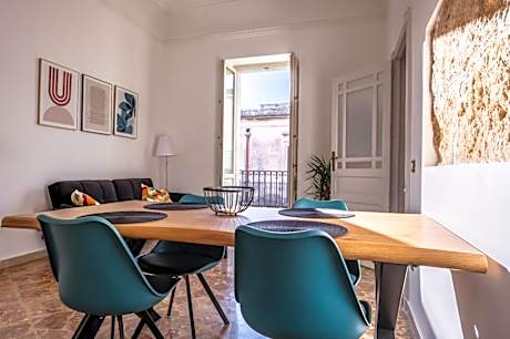 "Dal Commediante Apartment" Terrace in Historic Center