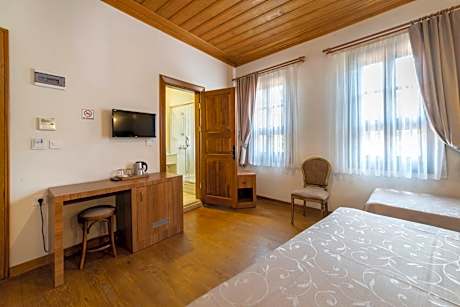 Basic Triple Room