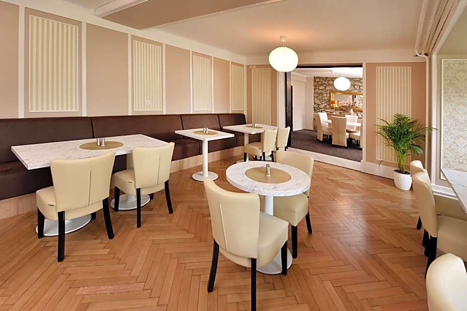 APLEND Hotel Lujza Major