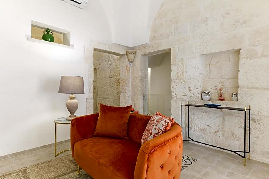 Chesterfield Design Apartment by Wonderful Italy