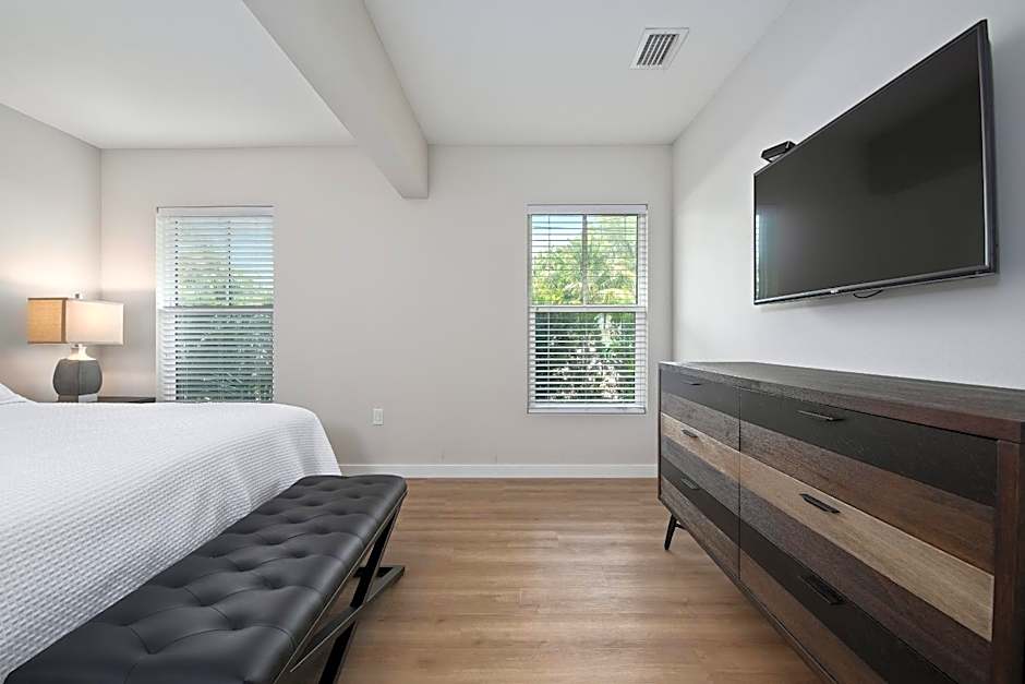 Escape Coastal Resort on Casey Key