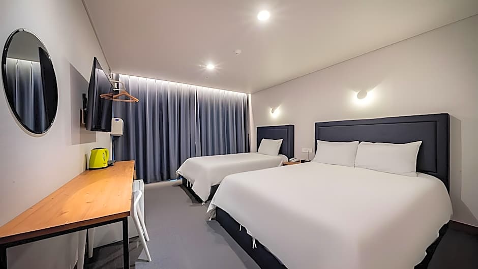 Sunrise Hotel Seopjikoji