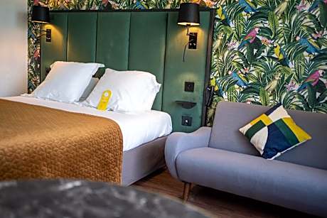 Comfort Room - 1 Room - 1 Queen Bed