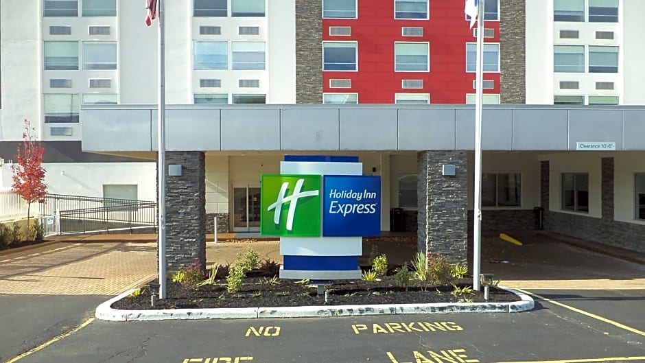 Holiday Inn Express Richmond - Midtown, an IHG Hotel