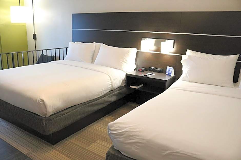 Holiday Inn Express Hotel & Suites Columbia-Fort Jackson By IHG