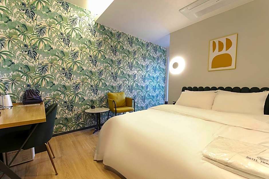 Gwangyang Seven Bricks Hotel