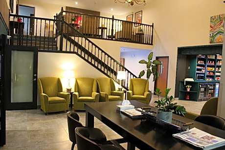 Alliance Hotel & Suites, a Howard Johnson by Wyndham