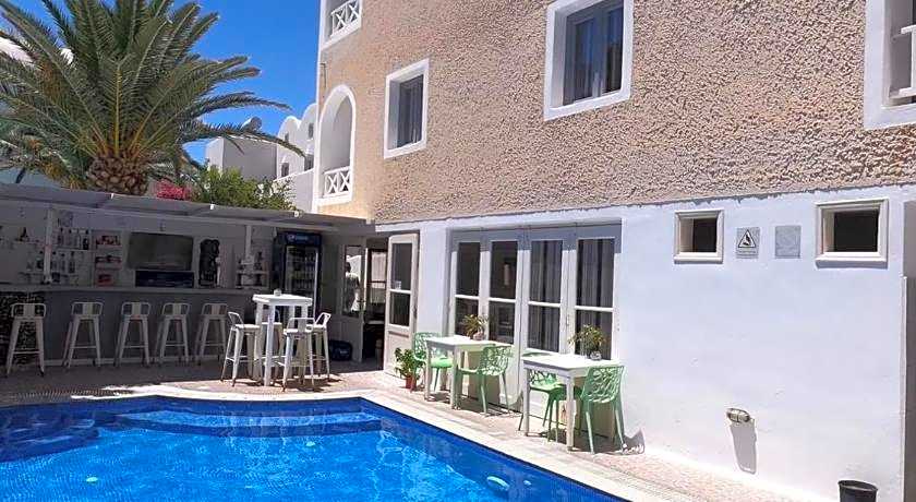 Anny Studios Perissa Beach