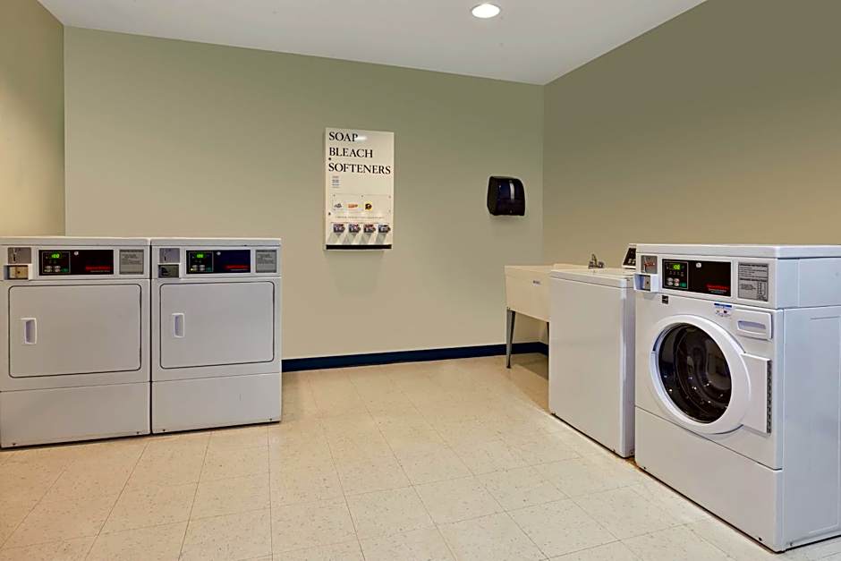 Holiday Inn Express Hotel & Suites Warminster-Horsham By IHG