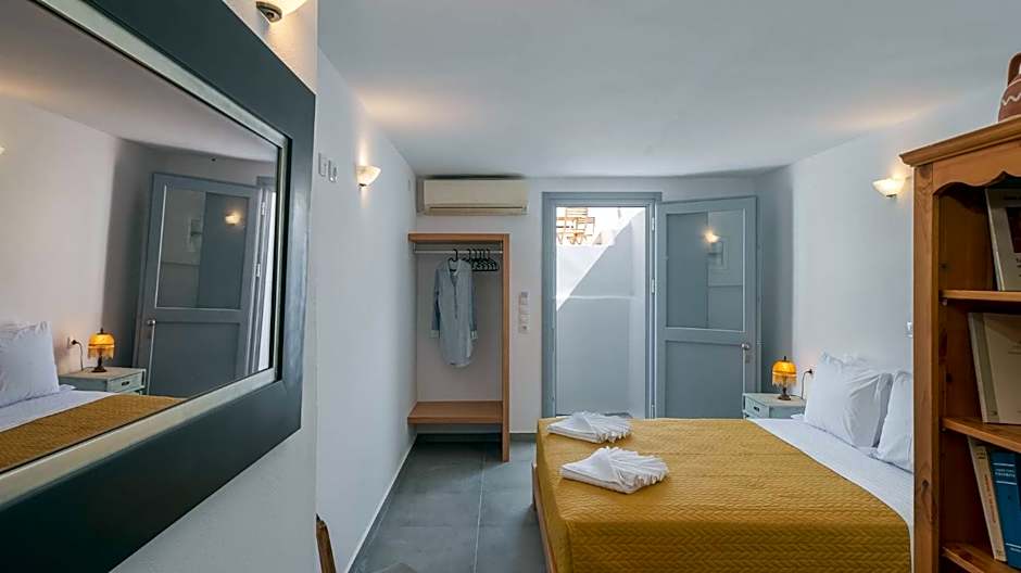 MIKRES CYCLADES DONOUSSA