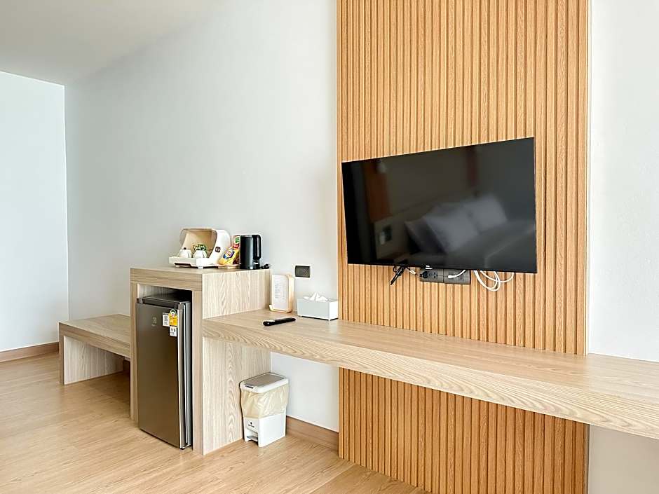 2SIS'S Khanom Resotel