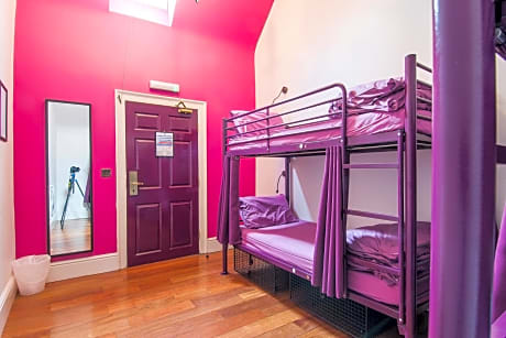 Bed in 6-Bed Mixed Dormitory Room Ensuite