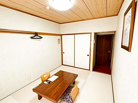 Japanese-Style Twin Room with Shared Bathroom