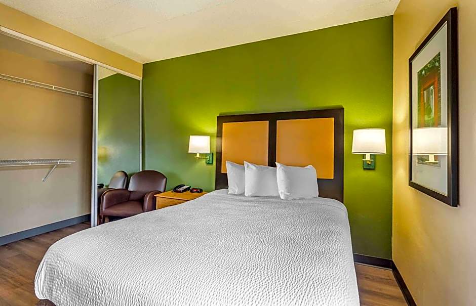 Extended Stay America Select Suites - Chicago - Lombard - Oakbrook