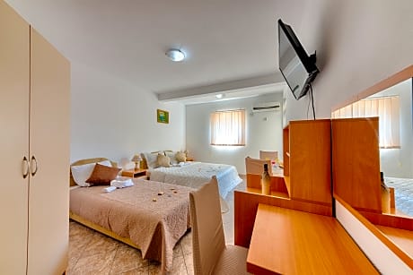Deluxe Triple Room With Extra Bed