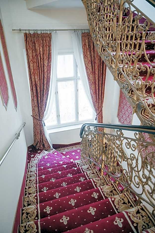Alisa Hotel