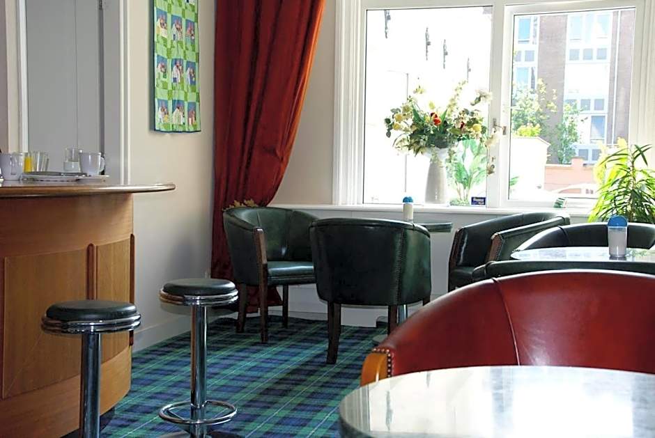 Hotel Adolesce