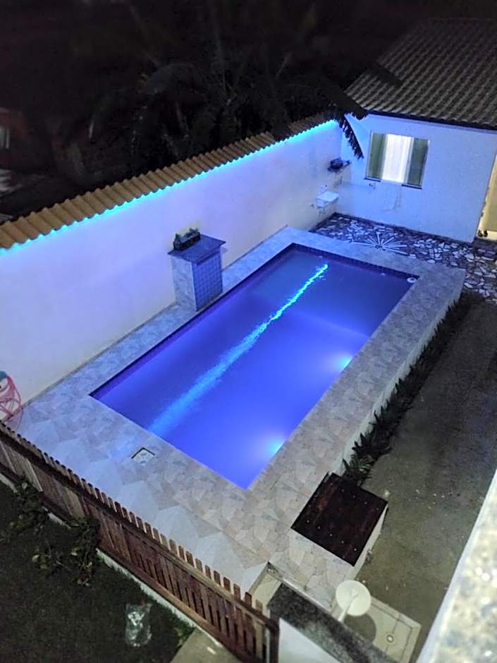 Casa inteira con piscina compartilhada
